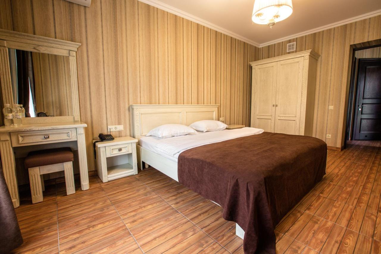 Georg Park Hotel Tarashany Ngoại thất bức ảnh