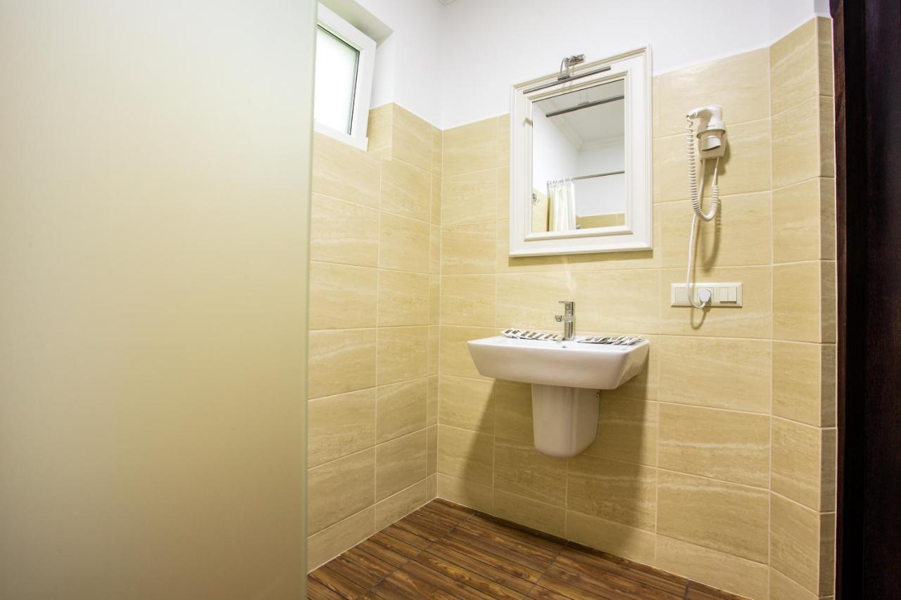 Georg Park Hotel Tarashany Ngoại thất bức ảnh