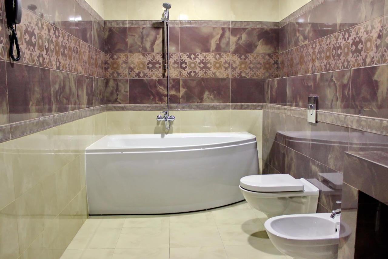 Georg Park Hotel Tarashany Ngoại thất bức ảnh
