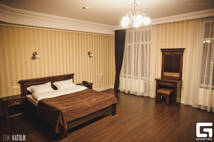 Georg Park Hotel Tarashany Ngoại thất bức ảnh
