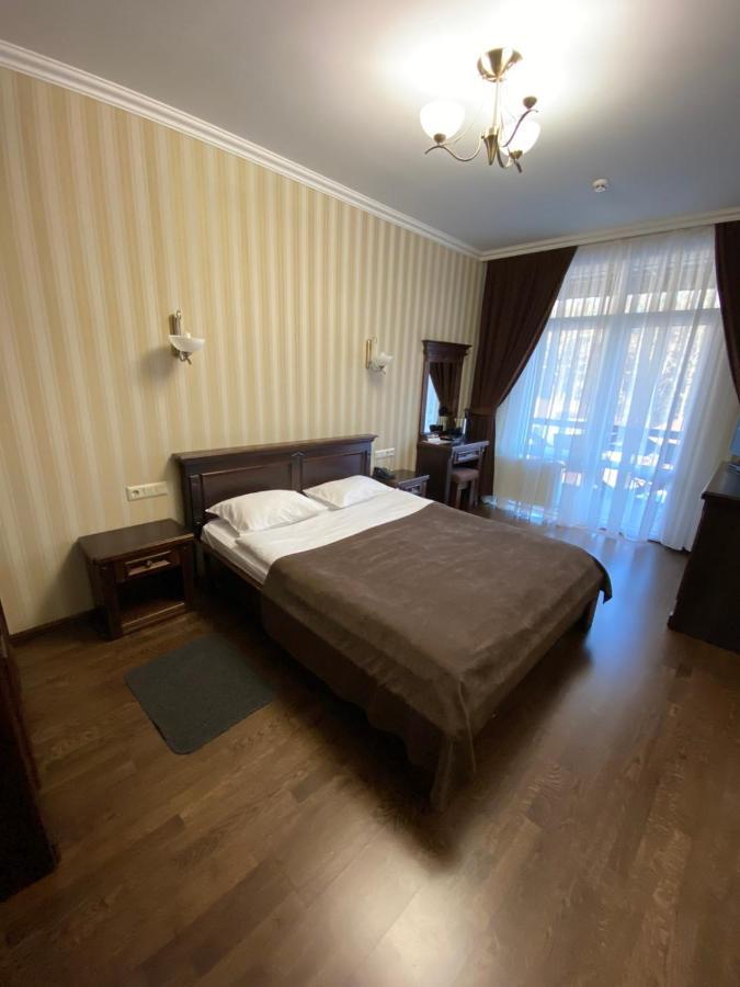Georg Park Hotel Tarashany Ngoại thất bức ảnh