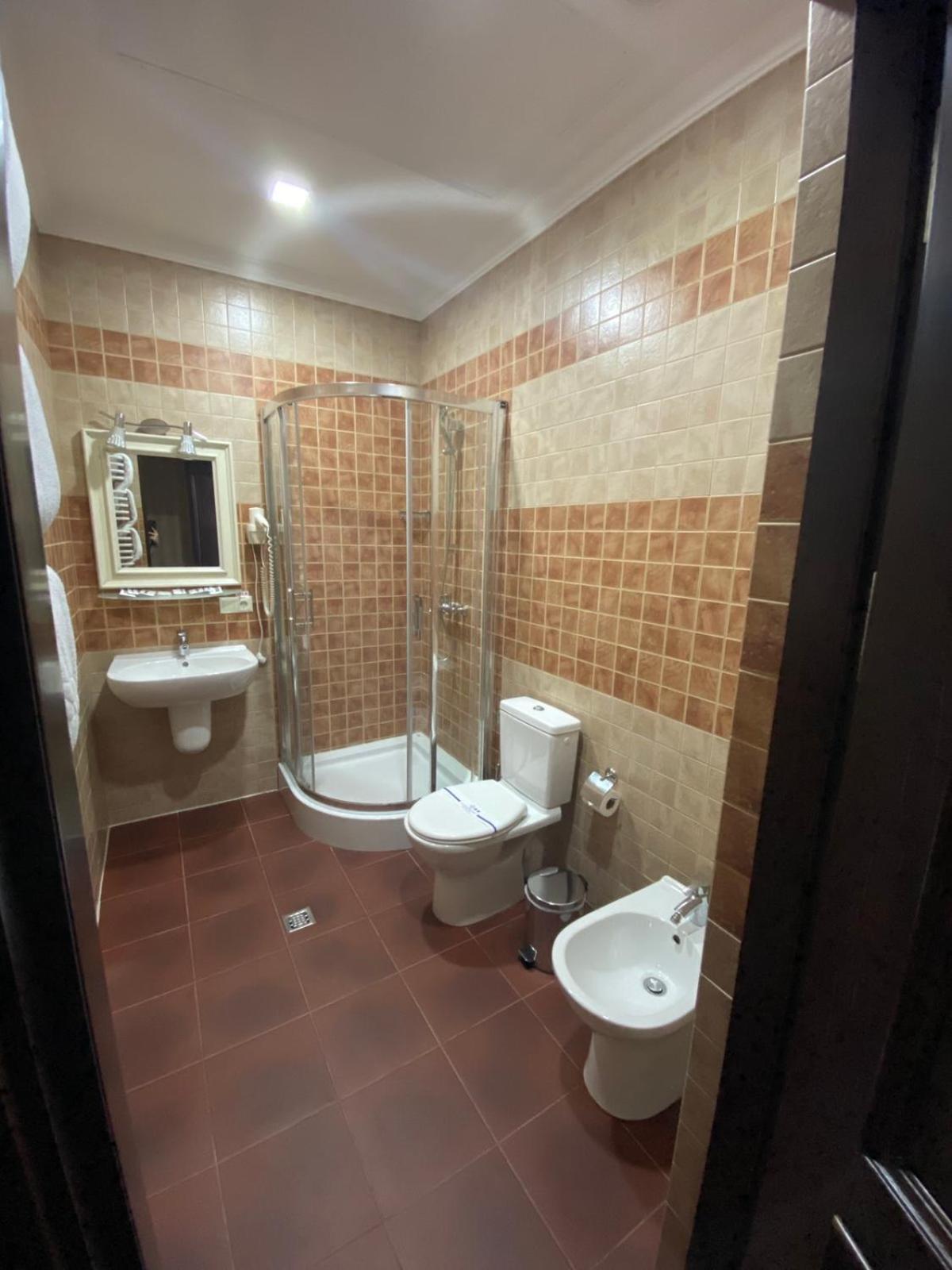 Georg Park Hotel Tarashany Ngoại thất bức ảnh